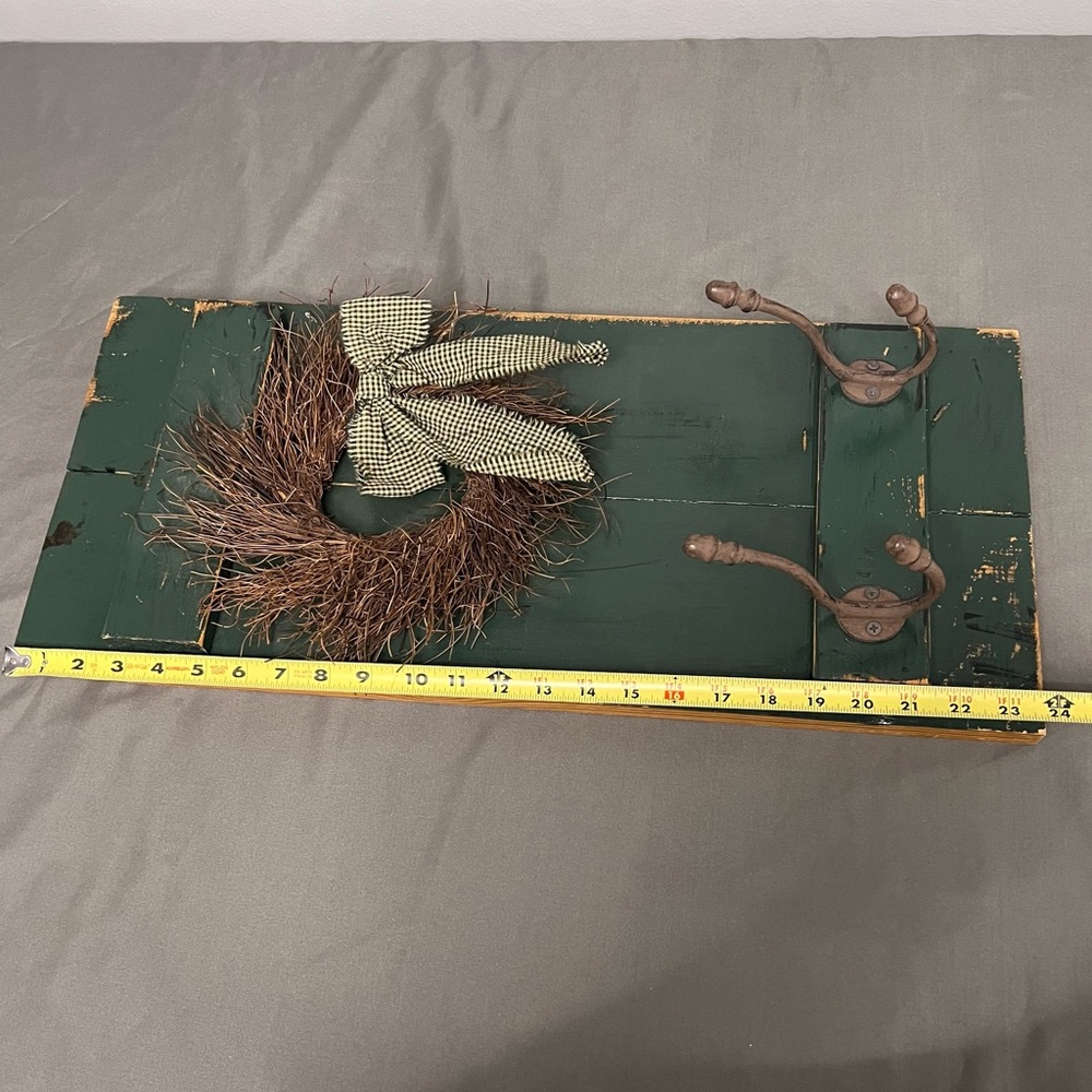 VTG Handmade Wood Dark Green Shutter Cottagecore Style Wall Decor W/ Wreath 24” - Picture 7 of 9